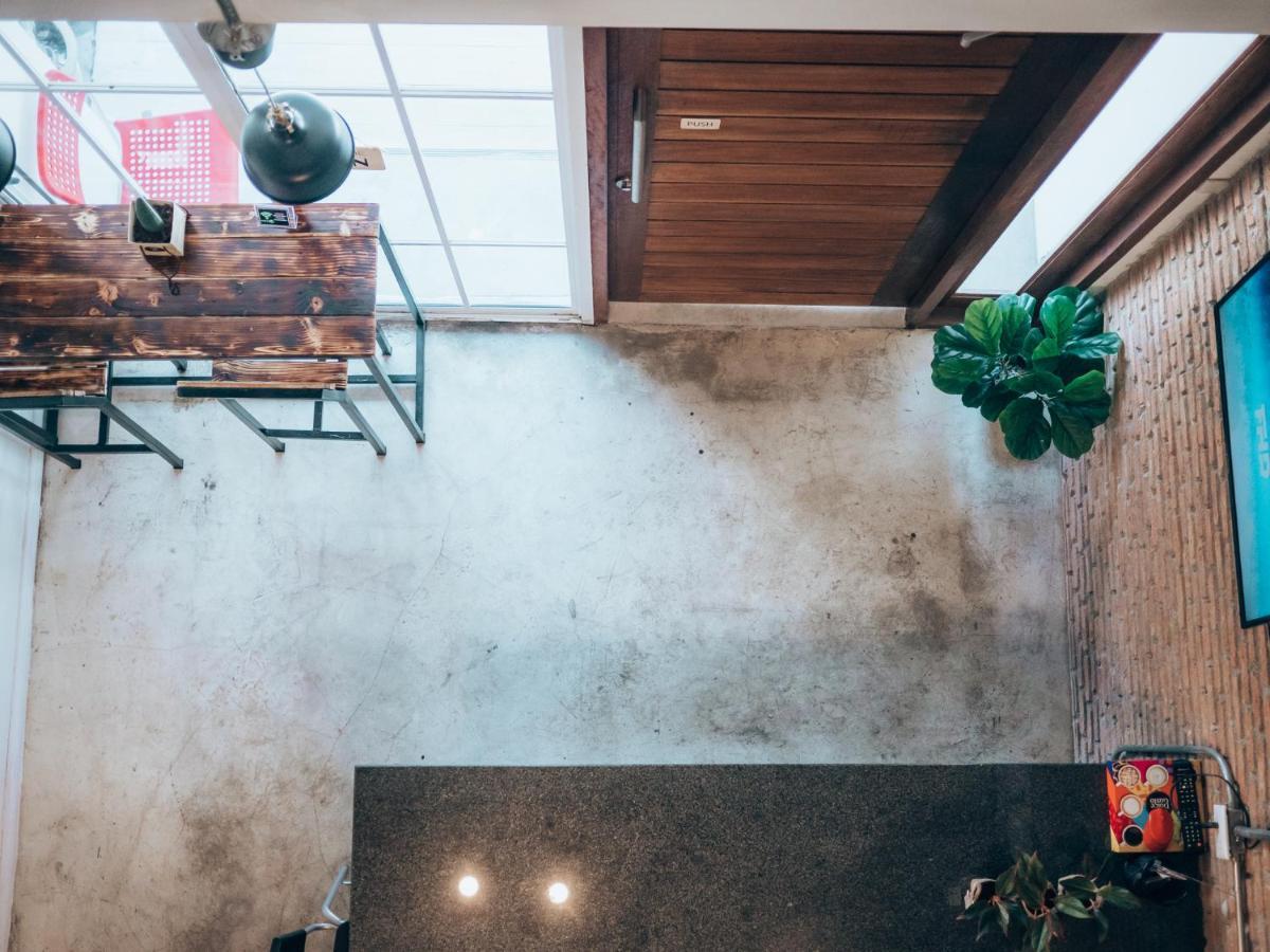 Haus Sathorn 11 Residence Bangkok Exterior foto